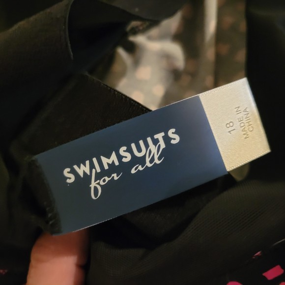 Swimsuits For All Tankini Top Black and Pink Size 18 Tiered Ruffle V Neck NWT - Picture 8 of 10